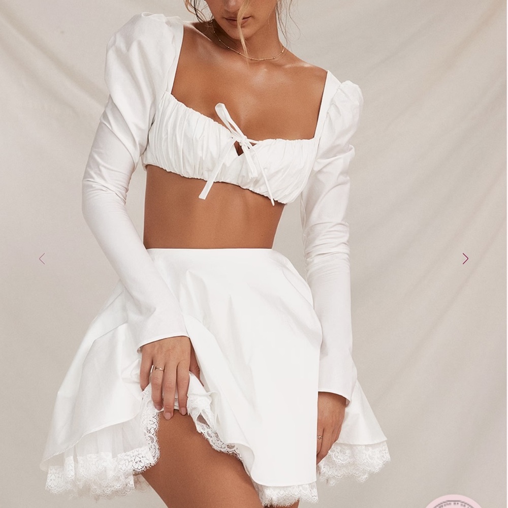 White puff sleeve top